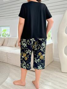 SHEIN Plus Size Crew Neck Pocket T-Shirt & 3/4 Pants Plant Print Pajama Set, Outfits - Multicolor - View 2