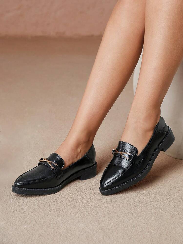 CUCCOO CURVES Plus Size Wide-Width Low Heels Thick Sole Shoes, Pointed Toe Solid Black Buckle Decor Deep Vamp Classic Loafers, Women Flats