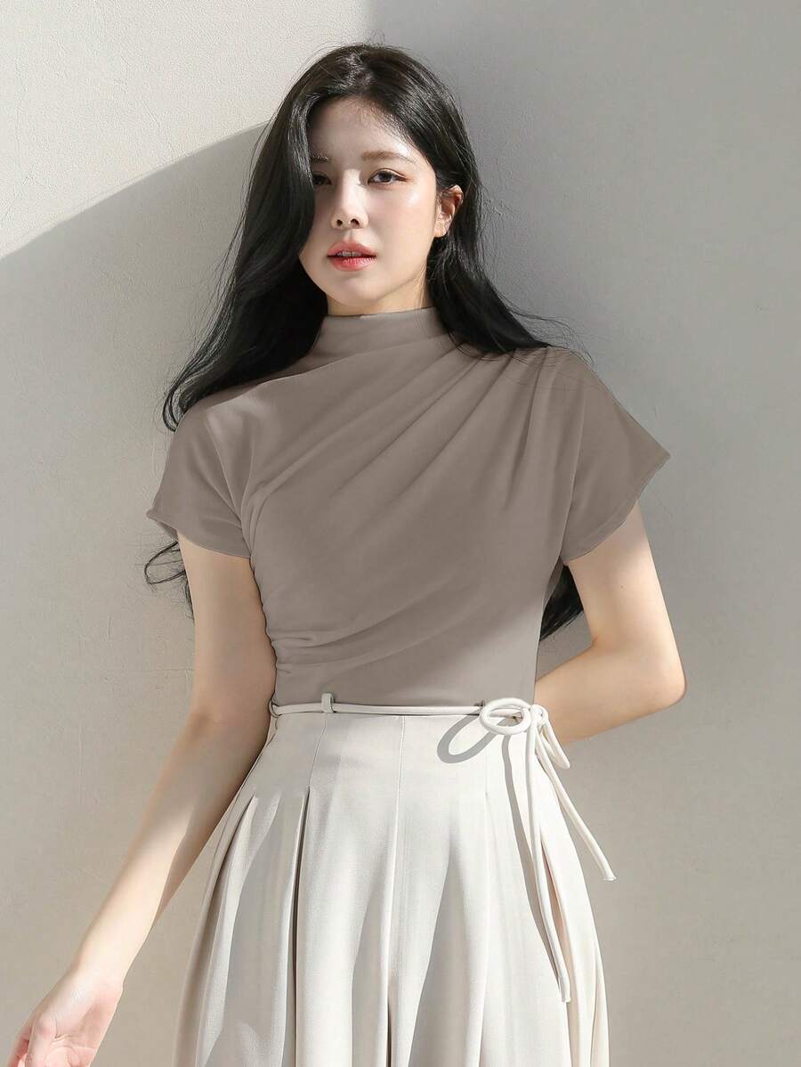 DAZY 1 Áo thun nữ tay ngắn cổ đứng xếp nếp màu trơn thanh lịch, mùa hè, trang phục công sở thường ngày cho nữ cổ lọ - Màu Khaki - Xem 1