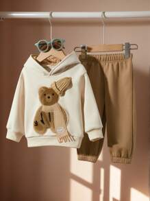 SHEIN 2 件装男婴休闲可爱熊刺绣连帽衫和裤子套装，秋冬季保暖厚装