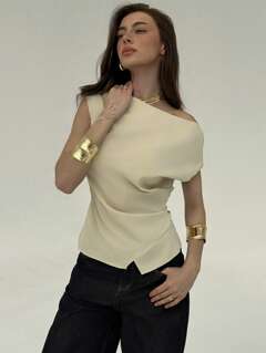 ملابس علوية 