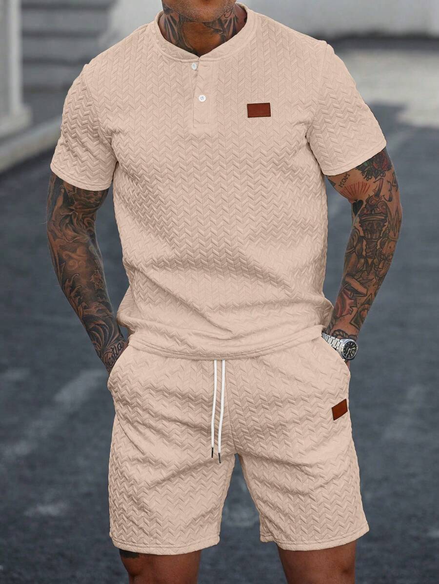 Manfinity CasualCool Men's Solid Color Applique Short Sleeve T-Shirt & Drawstring Waist Pocket Shorts 2 Pieces Set Men 2 Pieces Sets Short Sets Men Two Pieces Outfits Men's 2 Pieces Outfits Casual Sets For Men Outfits 2 Pieces