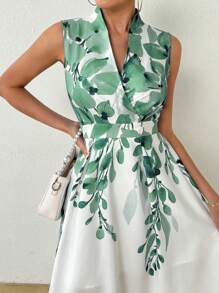 SHEIN Clasi 女士夏季植物印花 V 领无袖优雅长裙，搭配重叠设计超长女士服装 - 綠色 - 查看 4