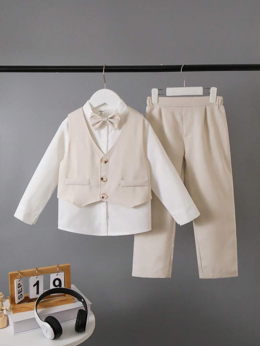 SHEIN 3 件套年轻男孩绅士装 - 正面纽扣背心、长袖衬衫、裤子套装 - 卡其色 - 查看 1