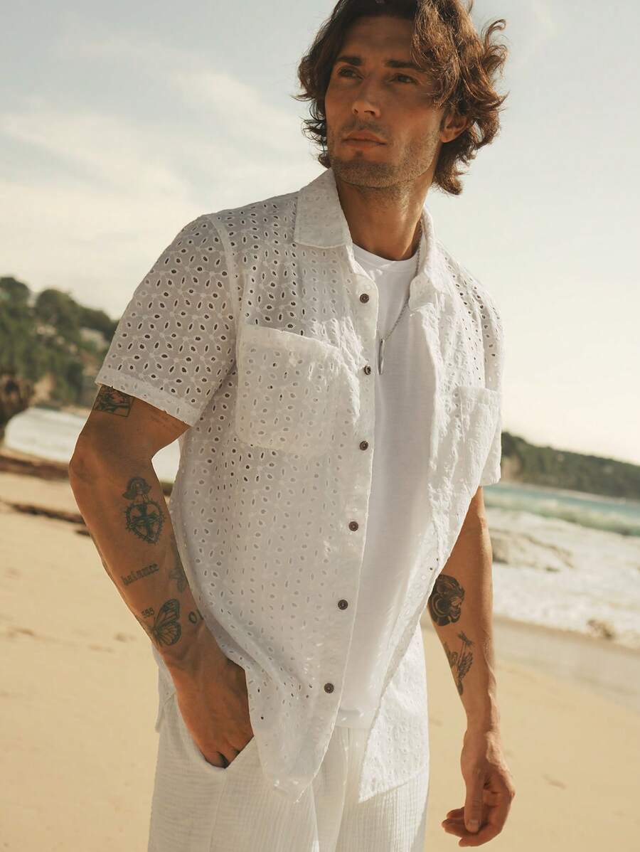 Manfinity VCAY Camisa casual de manga corta de ajuste regular con bordado hueco y unicolor para hombre - Blanco - Ver 1