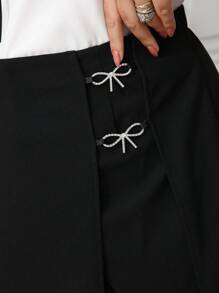 SHEIN Clasi Plus Size Black Knitted Casual Shorts With Rhinestone Bow Detail And Split Design - Black - View 4