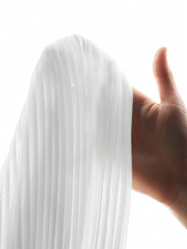 2025 New Arrival White Pleated Halter Neck Blouse, Comfortable Casual Crinkle Fabric Top, Versatile For All Seasons, Suitable For Beach, Boho, Resort, Summer, Indie Music Festival, Western Wear