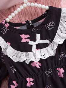 Robe de fille bébé rose mignon avec imprimé papillon, garniture et manches à volants blancs. Longue chemise de nuit pour bébé fille. Vêtements élégants pour bébé fille à Londres. Robes pour bébé fille. Vêtements pour fille. Vêtements de poupée pour bébé fille. Vêtements pour fille bébé. Robes pour bébé fille. Robes pour bébé fille. Robes pour bébé fille. Vêtements élégants pour bébé fille.