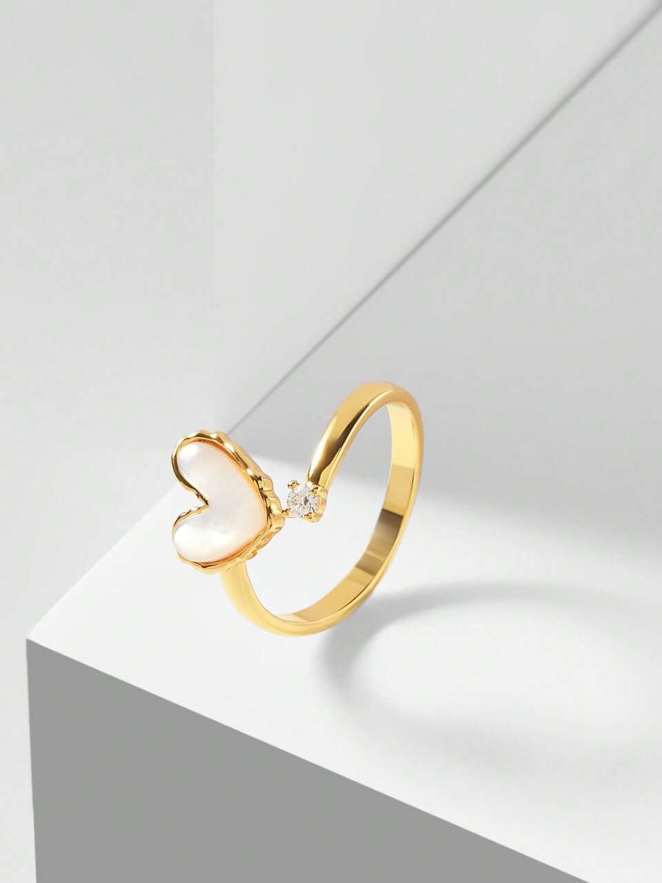 MOTF 18K GOLD PLATED OPEN HEART RING