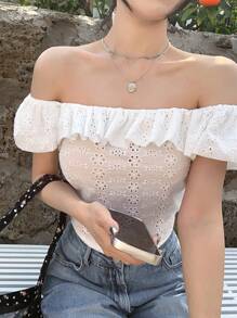 DAZY Blouse décontractée à épaules dénudées pour femmes, courte, blanche, tenue d'été pour croisière, avec volants, top court pour femmes