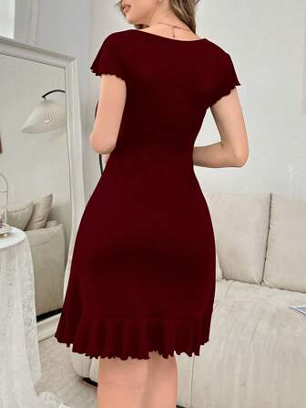 Kvinnors scoop hals volang trim monterad kortärmad nattlinne