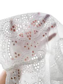 SHEIN LMoss Kids 年轻女孩轻盈纯色镂空提花短款休闲罩衫