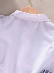 SHEIN Young Girls 2pcs Set: Ruffle Front Sleeveless Blouse + Letter Graphic Distressed Denim Pants - Multicolor - View 3