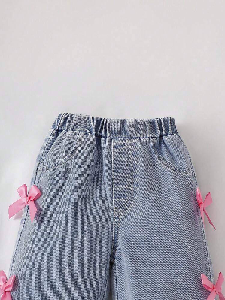 طقم ملابس علوية اكمام قصيرة وبنطال جينز مزين بالفي...