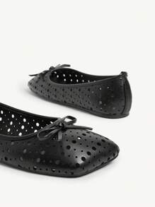 CUCCOO CHICEST Rhombus Toe Flat Laser Perforated Women's Flat Loafers - Black - View 3
