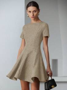 Aveloria Modichic Einfarbiges, simples Minikleid mit Off-Shoulder-Design, Collegemode A-Linien-Silhouette, vielseitig