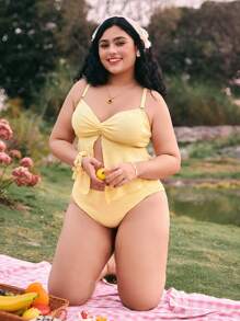 SHEIN Swim Curve Women Plus Size Cute Vacation Style Yellow Rhinestone Embellished Swim Briefs For Summer - Yellow - View 4