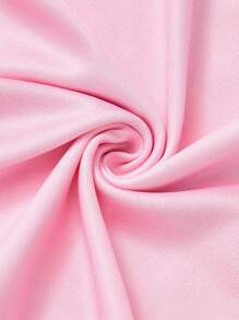 年轻女孩 6 件套睡衣套装，包括短袖上衣和裤子，贴身睡衣休闲套装。这款睡衣套装适合年轻女孩在家休闲穿着，可作为睡衣或室内休闲服穿着。极简主义的设计风格使其易于搭配，让年轻女孩在家中散发时尚和活力。弹性透气的针织面料，可机洗，舒适贴合，易于护理。（2 套单独出售）