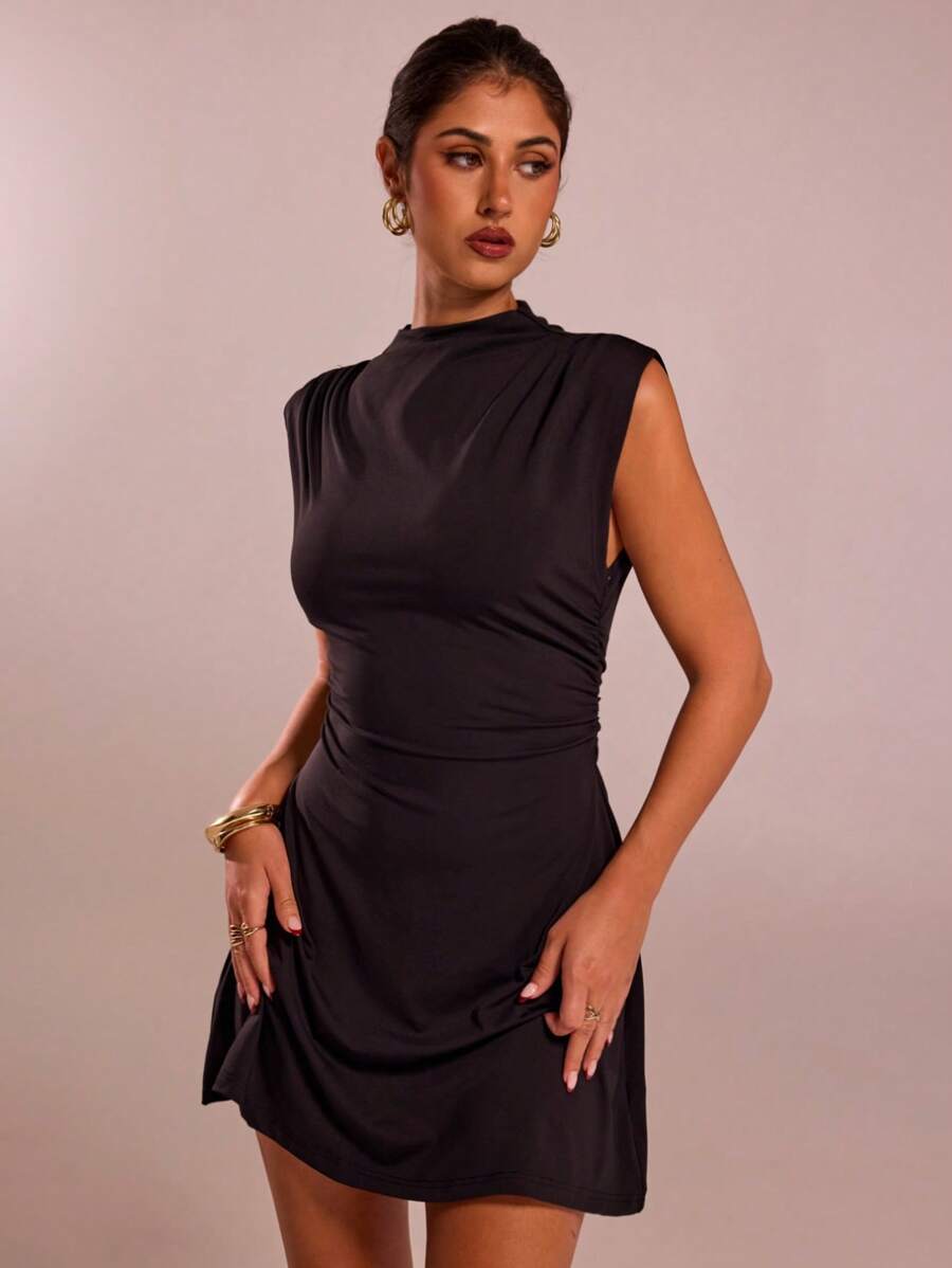 SHEIN Forever 21 Summer Clothes /Business Women Attire/Graduation Outfit /Women Workoutfits /Elegant /Casual Women Outfits/Summer Clothes /Black Sleeveless Stretch Waist A-Swing Mini Dress - Black - View 1