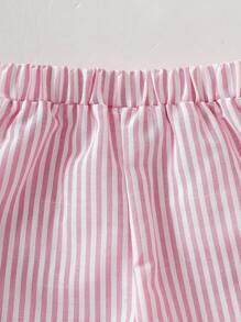 SHEIN Vintaside Kids Infant Girl Popular Spring Summer Pink Striped Top With Bow Decor And Ruffle Shorts Set, Comfortable, Chic Bow Detail, High-End Fashion, Versatile For Casual Occasions