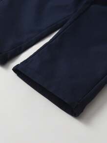 SHEIN 2 件套年轻男孩套装：纯色长袖衬衫和背带裤，绅士风格