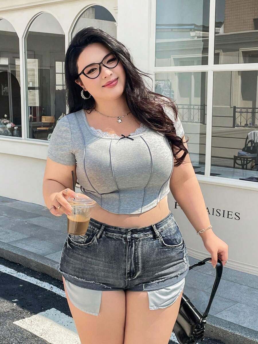 SHEIN EZwear Damen Große Größen Wagemutiger, avantgardistischer Streetstyle coole, selbstbewusste, retro Jeans Shorts in Knielänge, Sommer - Mittele Waschung - Übersicht 1