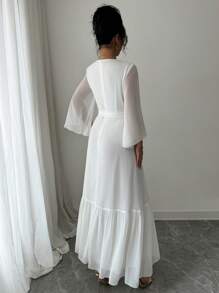 Calvaya Elegant Fitted Dress With Unique Design