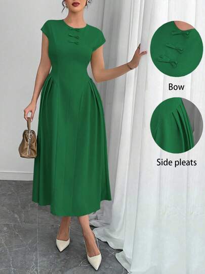 Chiquease 女士纯色蝴蝶结装饰圆领蝙蝠袖优雅连衣裙