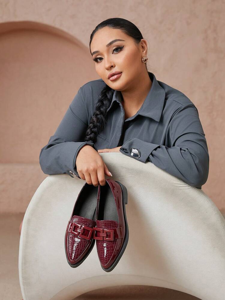 CUCCOO CURVES プラスサイズ レディース ゆとり幅 チャンキーヒール プラットフォーム フラット 尖った先 ソリッド ワイン レッド バックルストラップ ディープバンプ オックスフォード、オールシーズン対応 ブリティッシュスタイル ローファー