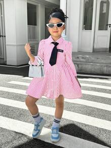 SHEIN Robe décontractée à rayures, manches longues et ceinture, style casual mère-fille. Adapté pour l'école, les voyages, les sorties et la maison. Idéal pour un usage casual et quotidien à l'école au printemps et à l'automne. Assortiment mère-fille, sœur-sœur.