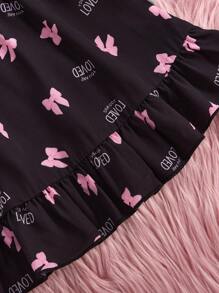 Robe de fille bébé rose mignon avec imprimé papillon, garniture et manches à volants blancs. Longue chemise de nuit pour bébé fille. Vêtements élégants pour bébé fille à Londres. Robes pour bébé fille. Vêtements pour fille. Vêtements de poupée pour bébé fille. Vêtements pour fille bébé. Robes pour bébé fille. Robes pour bébé fille. Robes pour bébé fille. Vêtements élégants pour bébé fille.