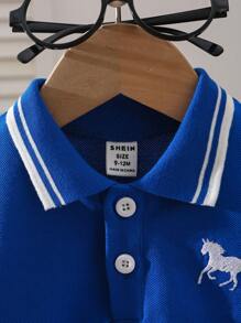 SHEIN Playful Pals 男嬰皇家藍 Polo 領短袖 T 恤，刺繡圖案，夏季休閒職業日返校嬰兒服裝，雙鈕扣設計 - 藍色 - 查看 4