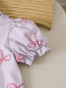SHEIN Genkimix Kids 2 件套年轻女孩蝴蝶结印花短款泡泡袖上衣和裤子套装 - 彩色 - 查看 5