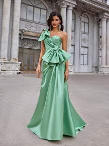 Glamrae فستان لموسم الربيع والصيف أنيق فاخر وأنيق ذو ظل أخضر براق بقماش الساتان ذو تصميم متباين في الرقبة بنسيج ثلاثي الأبعاد على شكل زهرة متجعّد مع ذيل مصغّر مائل وأشرطة خلفية مربوطة، مناسب لحفلات العشاء وعيد العروس والموعد وحفلة عيد الميلاد والعطلات والحفلات الرسمية والزفاف (طراز ثقيل)، لزوار حفل الزفاف