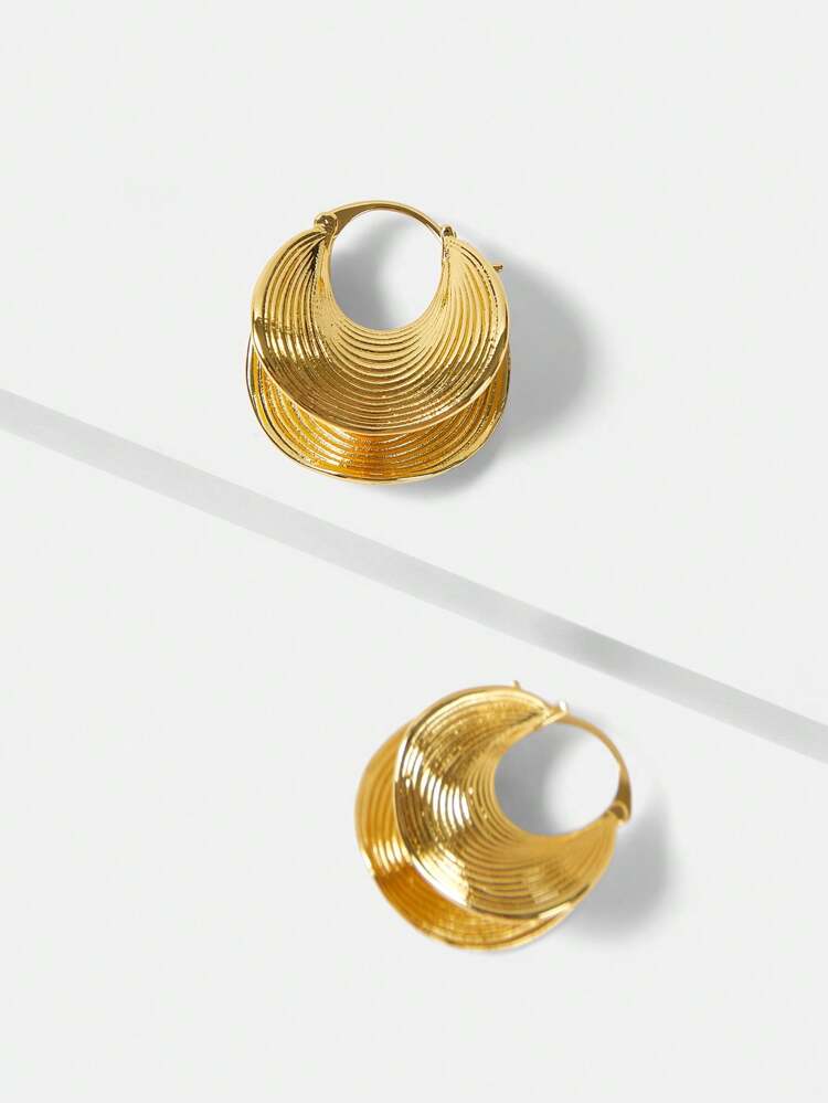 FASHIONABLE GOLD TEXTURED SEMI-CIRCLE HOOP EARRINGS