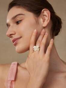 MOTF PREMIUM ANILLO CON CUENTAS DE CIRCONITA CÚBICA CHAPADO EN ORO Y LAZO - Blanco - Ver 2