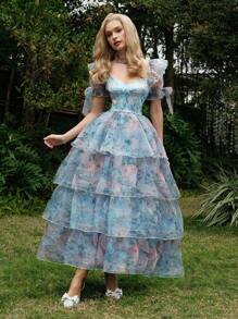 SHEIN MOD 蓝色花卉印花梦幻浪漫优雅欧根纱柔和连衣裙，带有分层褶边下摆和蝴蝶结装饰，适合约会、派对、节日、茶会、生日、女士复活节礼服、舞会礼服、夏季、女士度假服装、女士婚礼宾客礼服、女士正式礼服、毕业礼服、女士生日礼服 - 藍色 - 查看 1