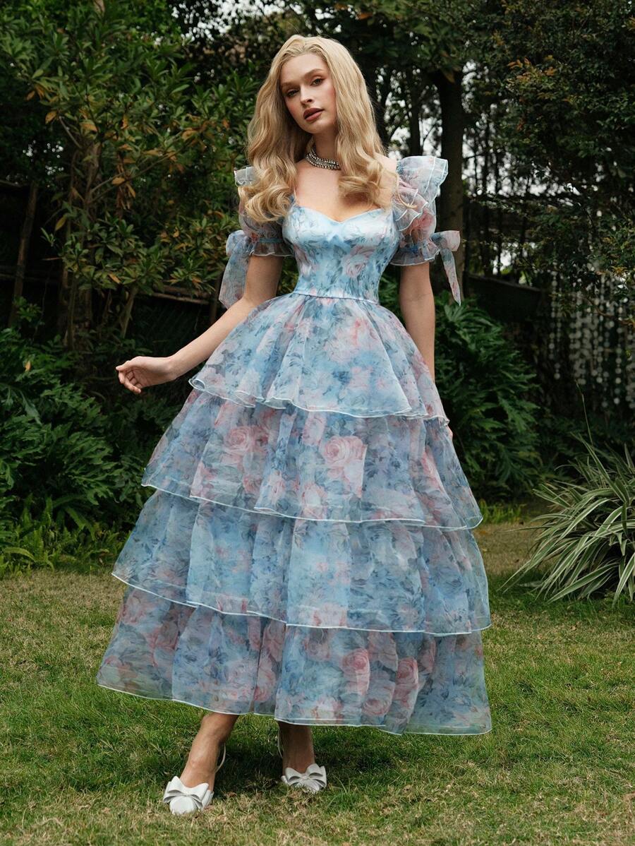 SHEIN MOD 蓝色花卉印花梦幻浪漫优雅欧根纱柔和连衣裙，带有分层褶边下摆和蝴蝶结装饰，适合约会、派对、节日、茶会、生日、女士复活节礼服、舞会礼服、夏季、女士度假服装、女士婚礼宾客礼服、女士正式礼服、毕业礼服、女士生日礼服 - 藍色 - 查看 1