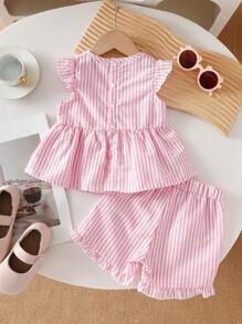 SHEIN Vintaside Kids Infant Girl Popular Spring Summer Pink Striped Top With Bow Decor And Ruffle Shorts Set, Comfortable, Chic Bow Detail, High-End Fashion, Versatile For Casual Occasions
