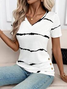 SHEIN Clasi 夏季优雅女士条纹印花褶皱木质纽扣装饰腰部收紧短袖衬衫，适合各种场合，日常休闲、居家、通勤等 - 黑與白 - 查看 4