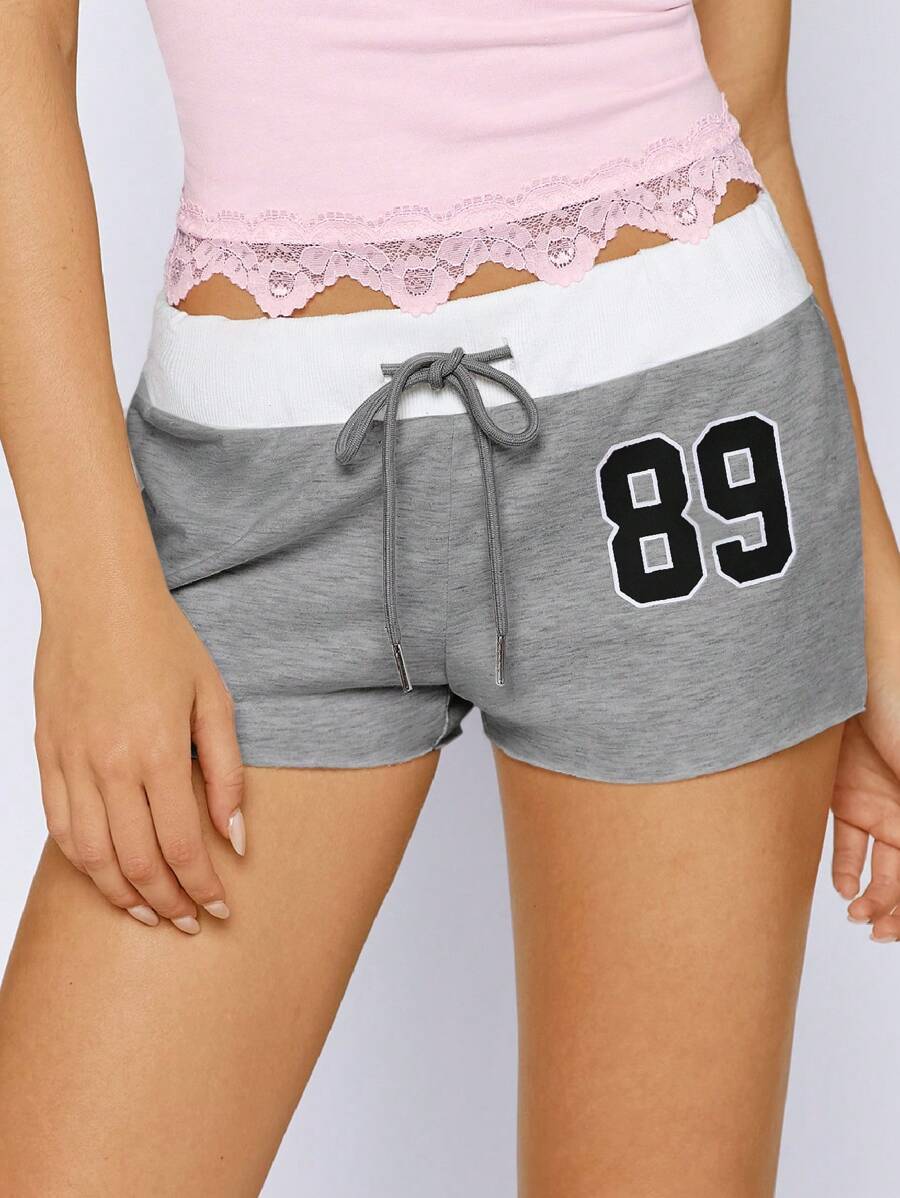 SHEIN EZwear Quần short siêu ngắn họa tiết chữ mùa hè màu xám - Màu xám đen - Xem 1