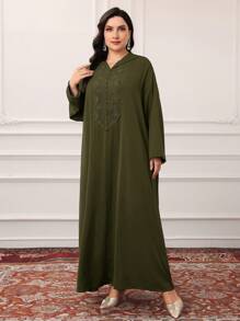 Al Najma Abaya plus size com capuz verde-exército, elegante painel de renda e robe de mangas compridas: um vestido modesto de tecido para uso diário - Verde de Exercício - Ver 6