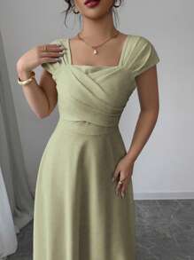 Modelyn Vestido de mujer de unicolor con cuello cuadrado y manga corta, estilo minimalista para el verano - Verde - Ver 5