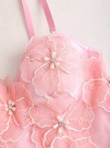 Sweetra Summer Elegant 3D Floral Decor Cropped Camisole - Pink - View 3