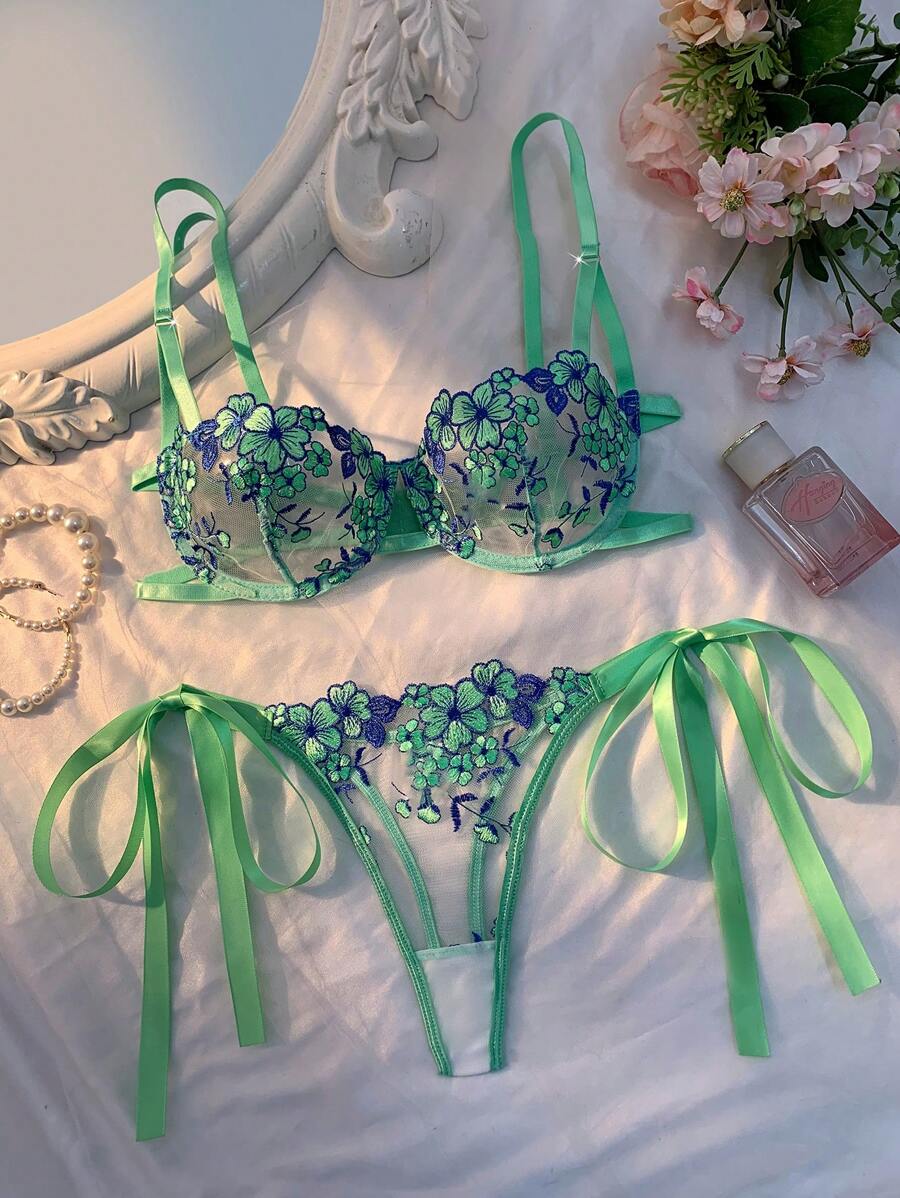 Esselle 2件套女士天蓝色刺绣系带性感内衣套装 - 綠色 - 查看 1