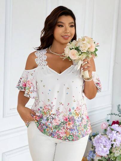 SHEIN Frenchy Blusa ancha de talla grande con estampado floral y hombros abiertos para vacaciones