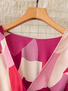 SHEIN Unity Court Retro  Plus Size Summer Casual All-Over Print V-Neck Pleated Dress - Multicolor - View 5