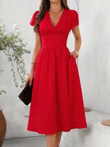 SHEIN Clasi Vestido elegante de mujer de unicolor con cuello en V, dobladillo con volantes, corte evasé hasta media pierna con bolsillos laterales - Atuendo de verano para mujer / Ropa de verano / Atuendos para conciertos / Atuendos para conciertos en el campo / Atuendos para festivales / Atuendos para Nashville / Atuendos para Ibiza / Vestido de Pascua / Atuendo de Pascua / Ropa elegante de vacaciones casual bohemia / Vestido de graduación / Vestido de graduación blanco / Vestido de fiesta / Atuendos para brunch / Vestido de boda para invitada / Ropa de iglesia para mujer / Bonitos vestidos de mujer elegantes y de clase