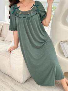 SHEIN Plus Size Loose Comfortable Bowknot Ribbon Decor Solid Color Short Sleeve Lace Collar Nightgown - Green - View 5