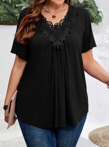 EMERY ROSE Plus Size Summer Casual Solid Color Embroidered Patch Short Sleeve T-Shirt - Black - View 3